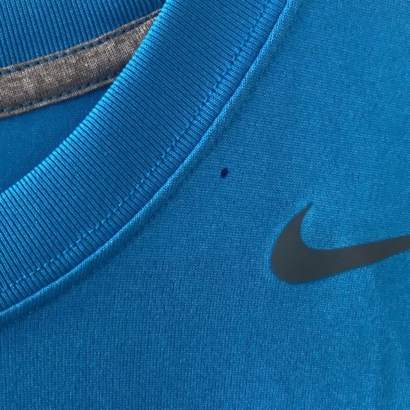 Men’s Nike Dry Fit - Picture 6 of 6